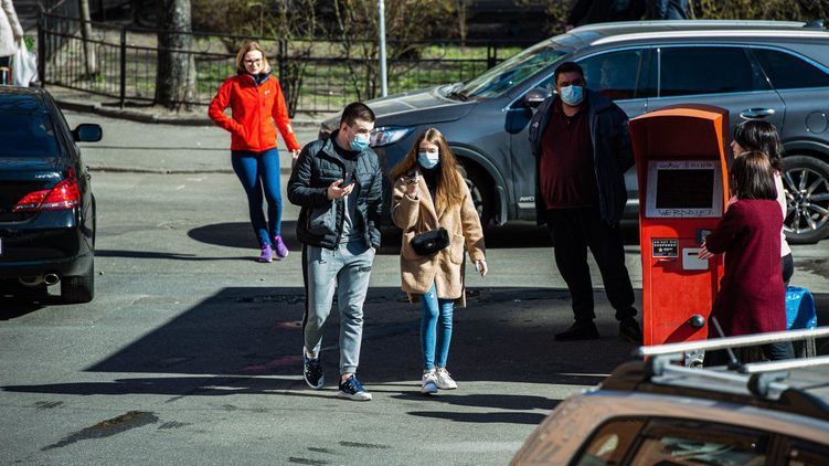 Карантин и такси в Киеве. Фото