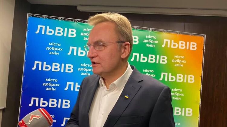 Садовой в четвертый раз стал мэром Львова, обойдя кандидата от Порошенко. Фото: пресс-служба львовской мэрии