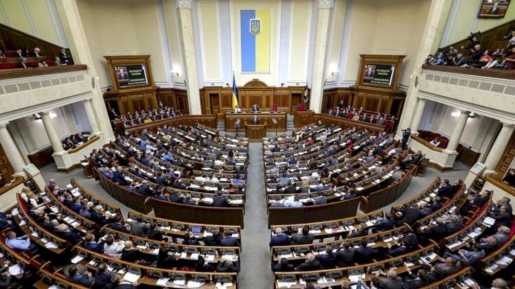 Депутаты критиковали бюджет, но в итоге приняли его фактически в варианте Кабмина. Фото: