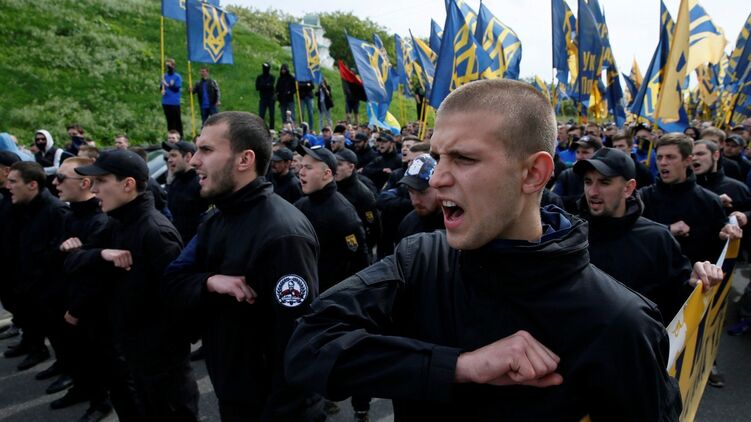 Рост ультраправого движения в Украине обратил на себя внимание во Франции. Фото: Reuters