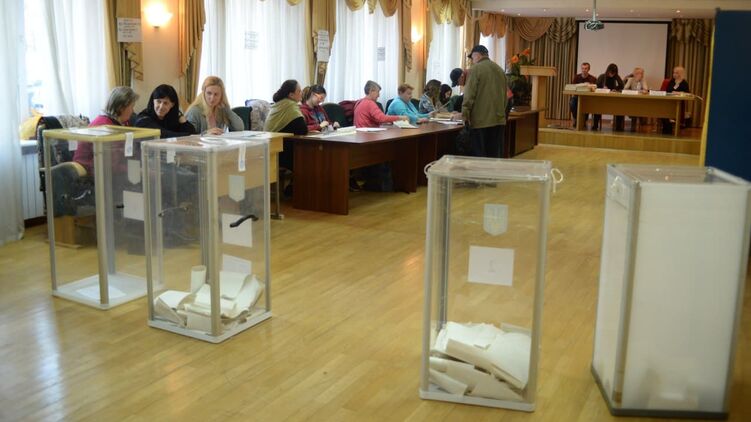 Довыборы на двух освободившихся округах рискует стать очень скандальными, фото: Изым Каумбаев,
