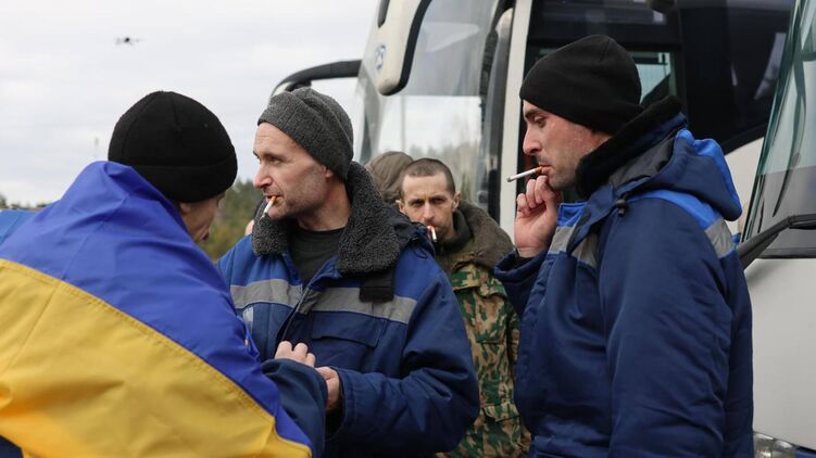 В Украину за два дня вернулись 500 военнопленных. Фото Офиса президента