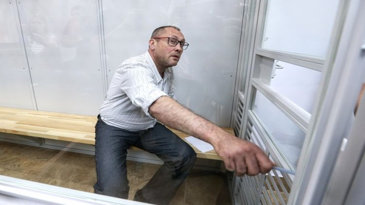 Антон Филипковский, который безуспешно пытался убедить Игоря Гужву взять деньги от радикалов, теперь дает лжепоказания против главреда