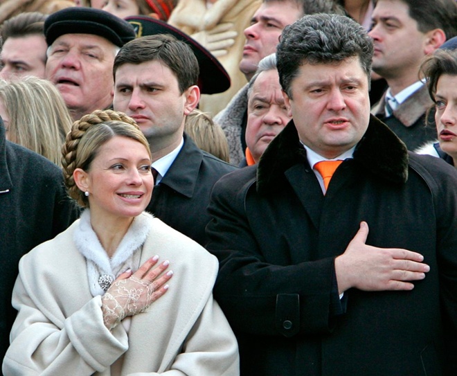 Юля с косой на голове