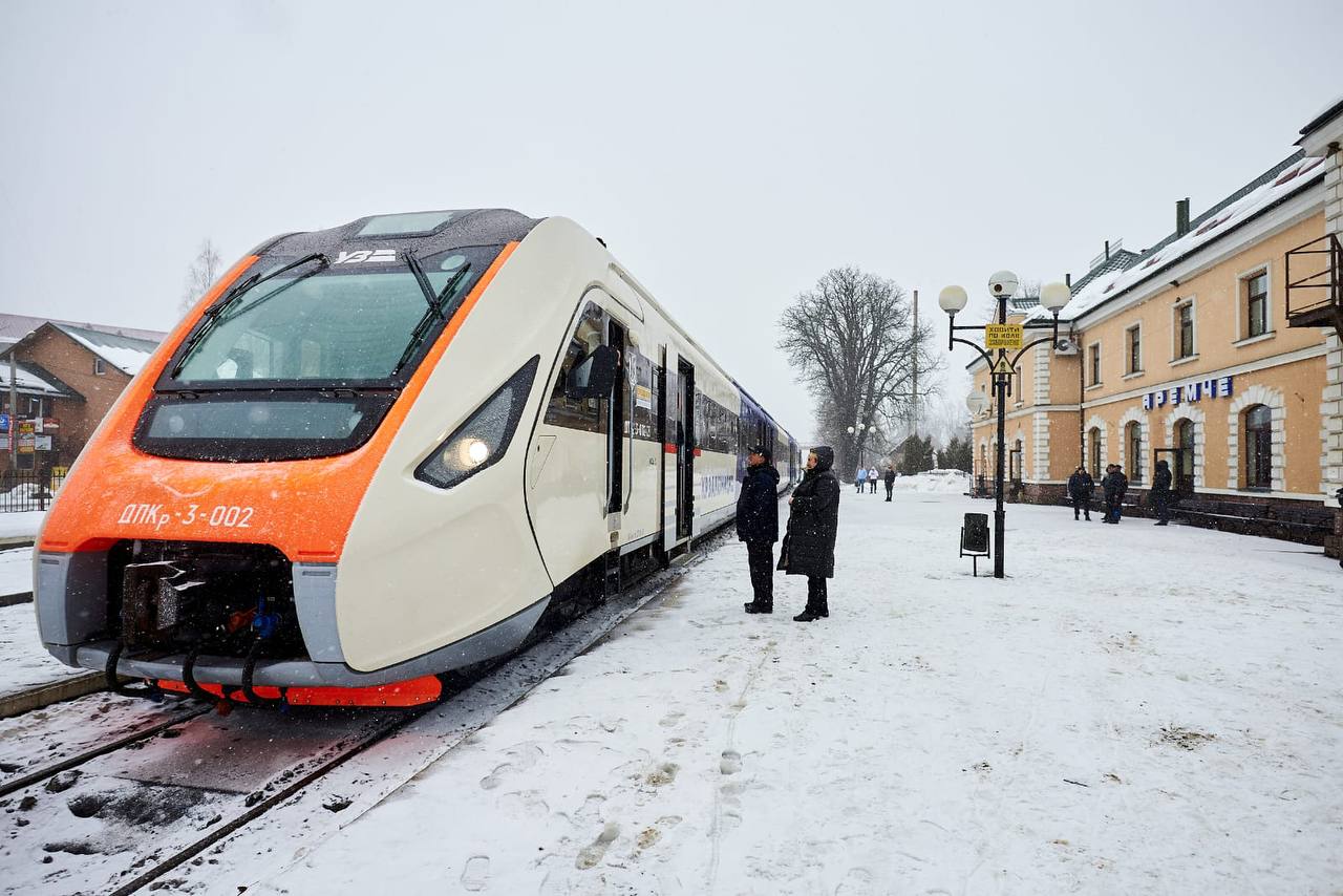 Буковельский экспресс  - поезд №810/809 Львов-Ясиня