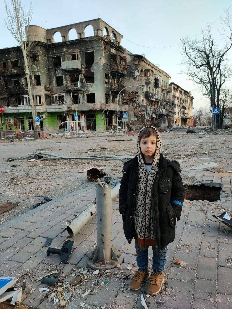 В Буче начали эксгумацию второй части захоронения убитых людей