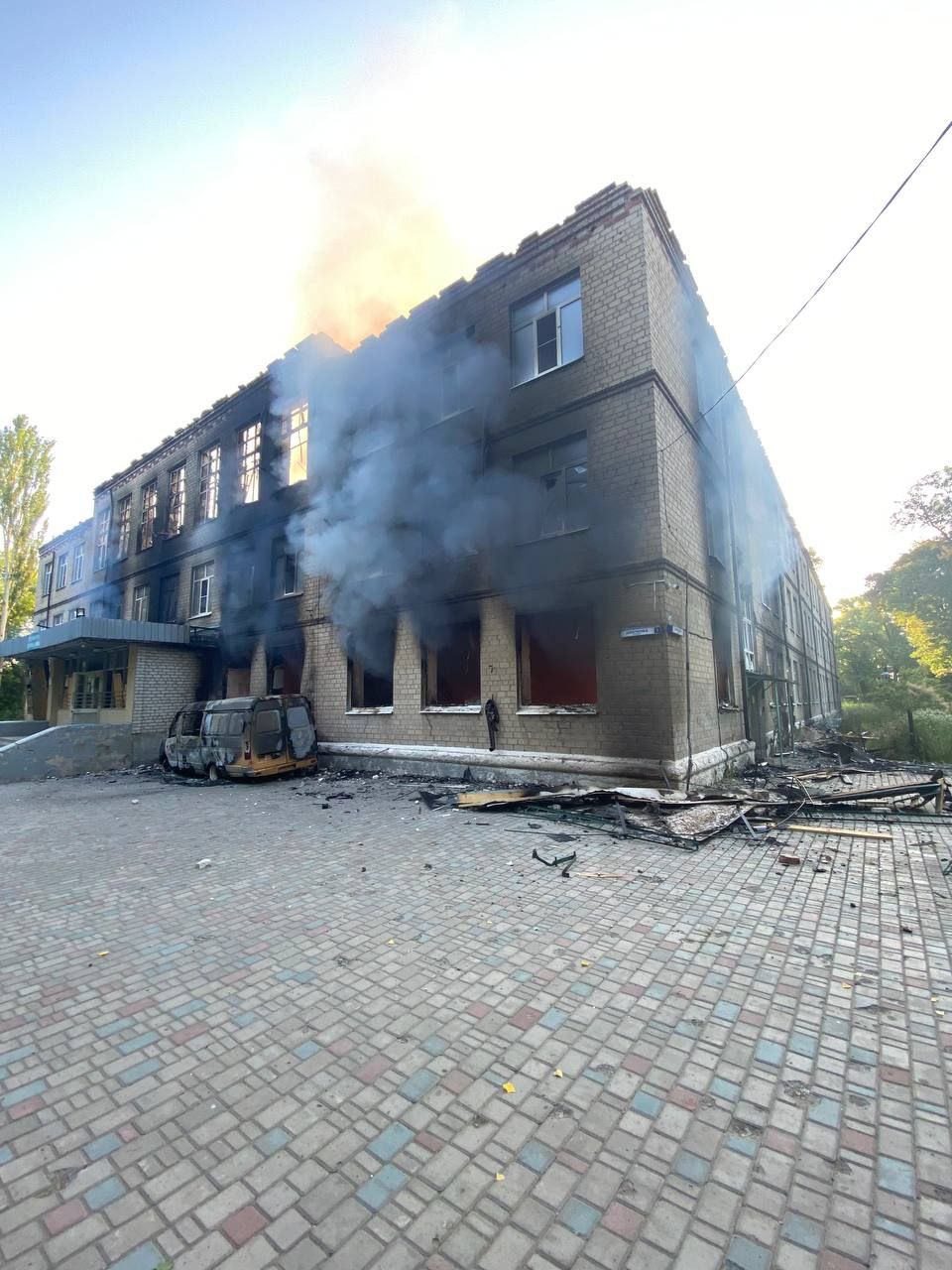 В Донецкой области разбомбили Авдеевскую школу №6