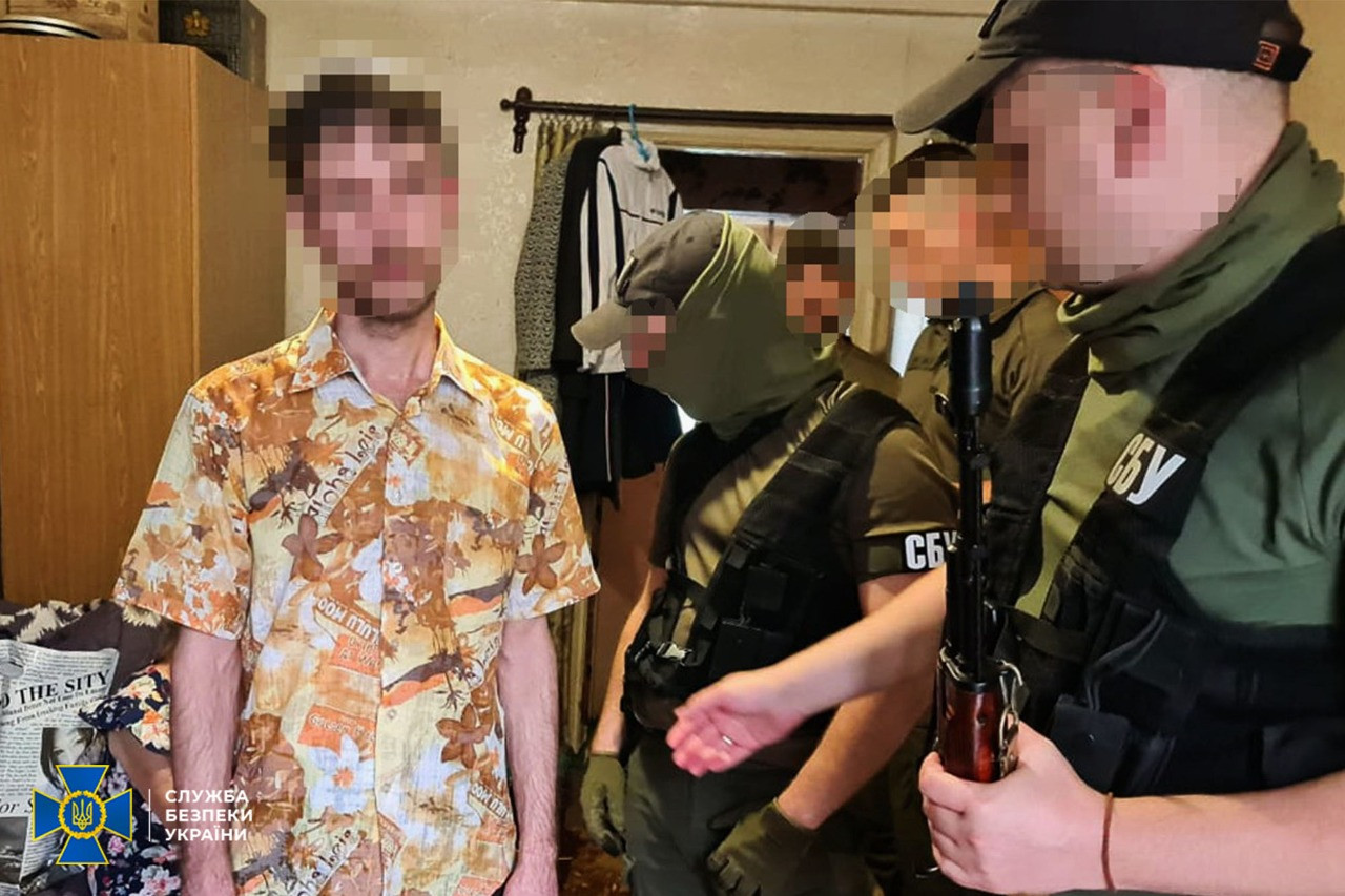 В Донецкой области двое человек передавали противнику разведданные о боевых позициях Хаймарсов