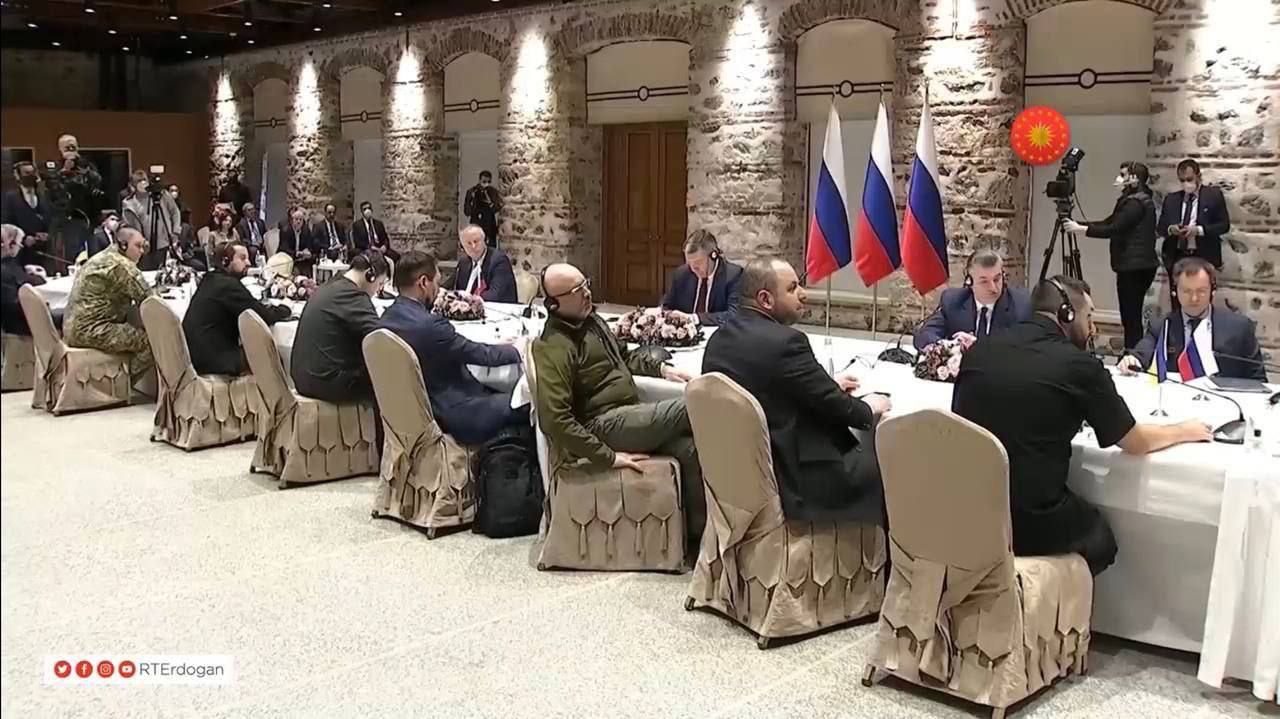 В Стамбуле начинаются переговоры между украинской и российской делегациями