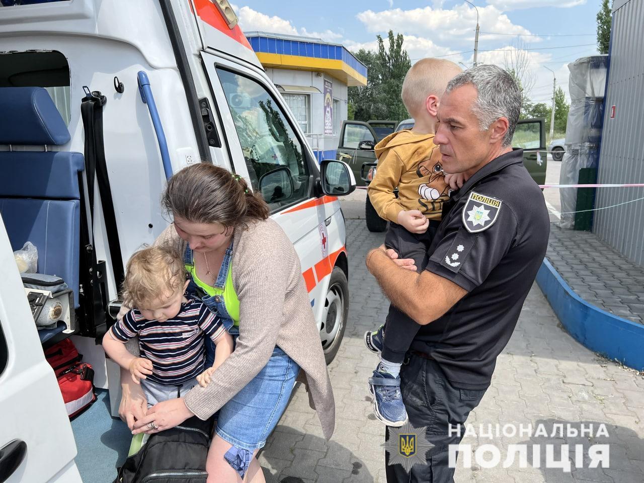 Детей будут эвакуировать даже при согласии только одного родителя