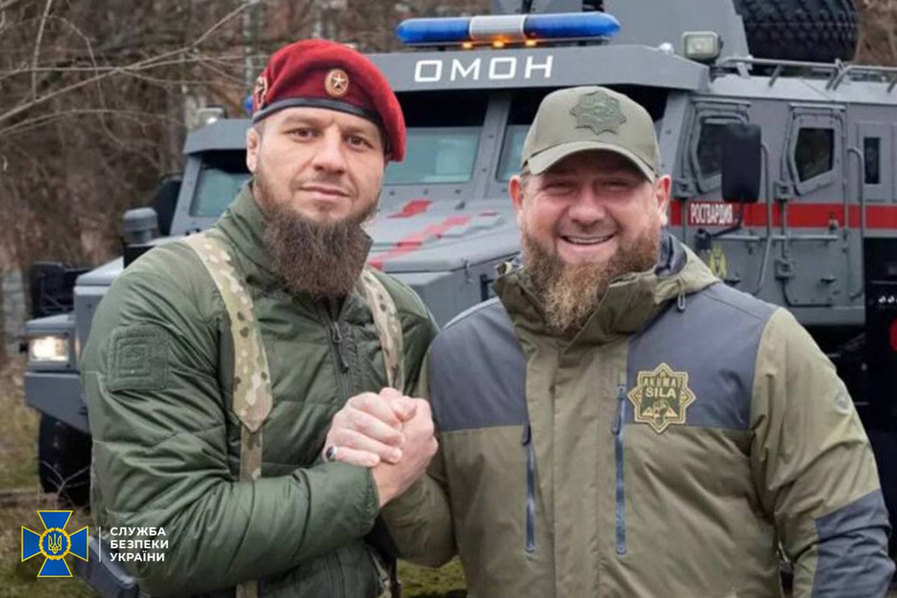 БУ обвиняет соратника главы Чечни Рамзана Кадырова в пытках жителей Киевской области.  Речь идет о командире мобильного отряда особого назначения (ОМОН) Росгвардии в Чеченской республике "Ахмат" Анзоре Бисаеве