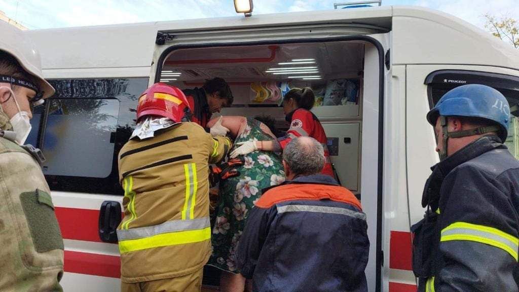Помощь пострадавшим от прилета