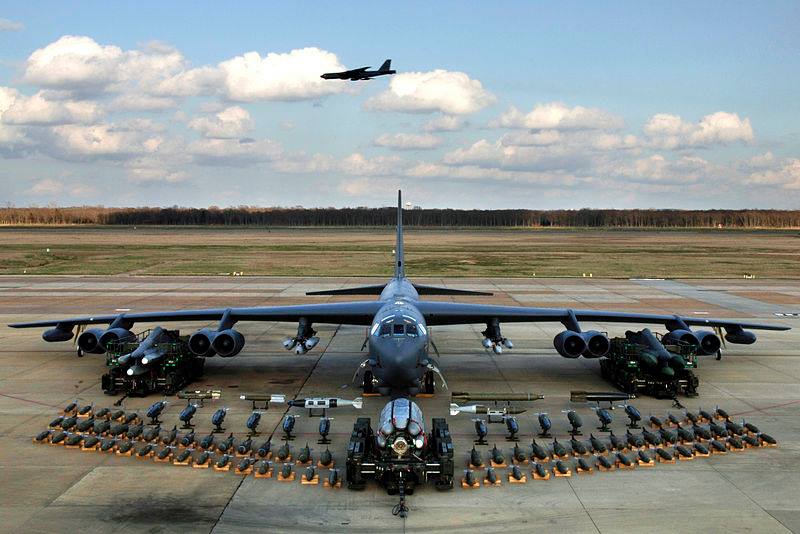 бомбардировщик с боекомплектом