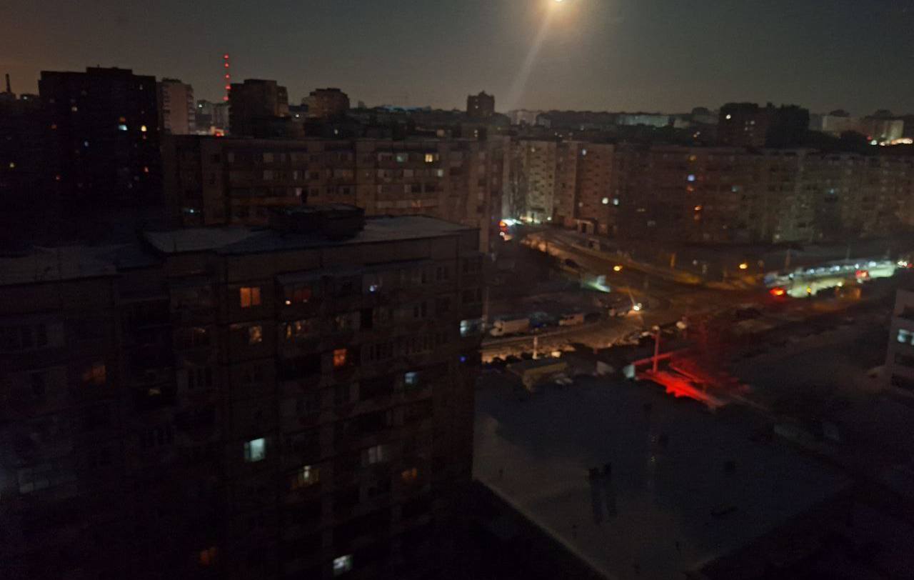 Фото будинків без світла у Білгороді. Джерело – Телеграм